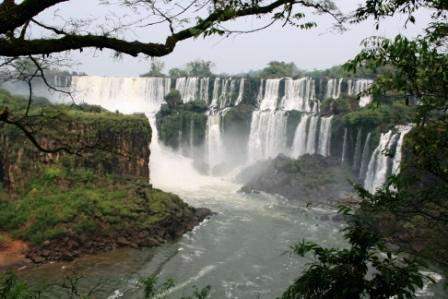 Foz Iguazu, einige von etwa 270 Wasserfllen